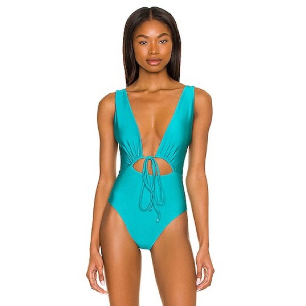 Cava One Piece in Aqua Sheen
JADE SWIM